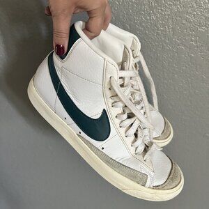 Nike blazers 77s Size 8.5